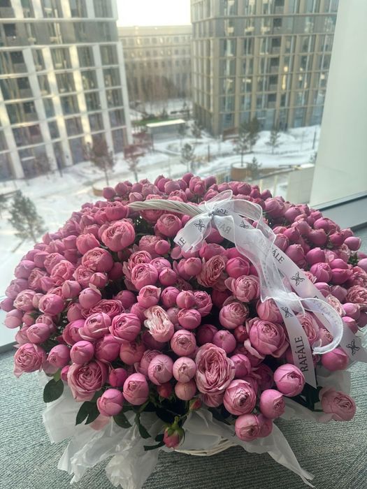 Продаю букет, цветы свеживе (пионовиднын розы) договоримся