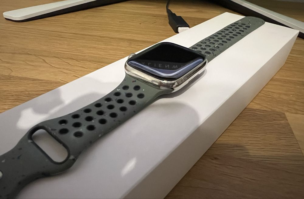 Apple Watch 8 45mm Cellular Silver Stainless Steel
