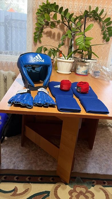 Перчатки,шлем,футы,бинт