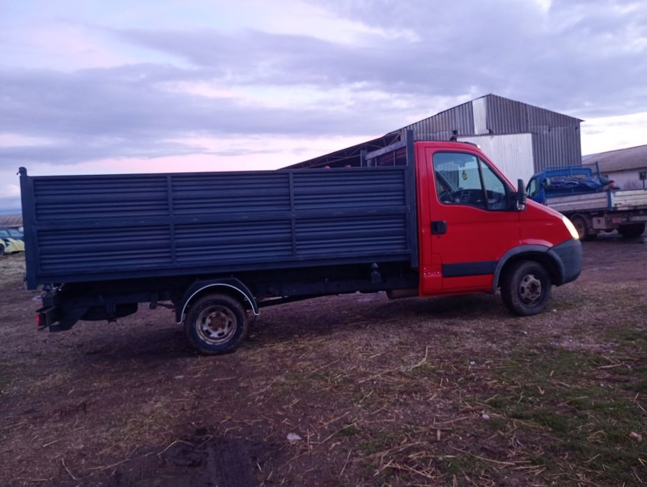 Fac șasiuri și bene basculabile la comandă Vând schimb Iveco