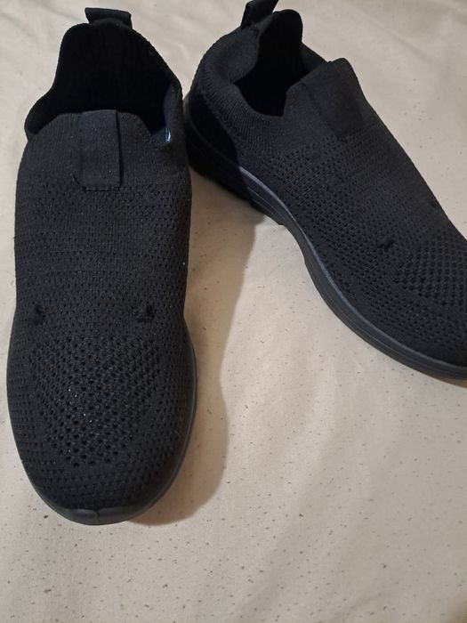 Продам новые летние кросовки-сетка,41,5-42 размер
