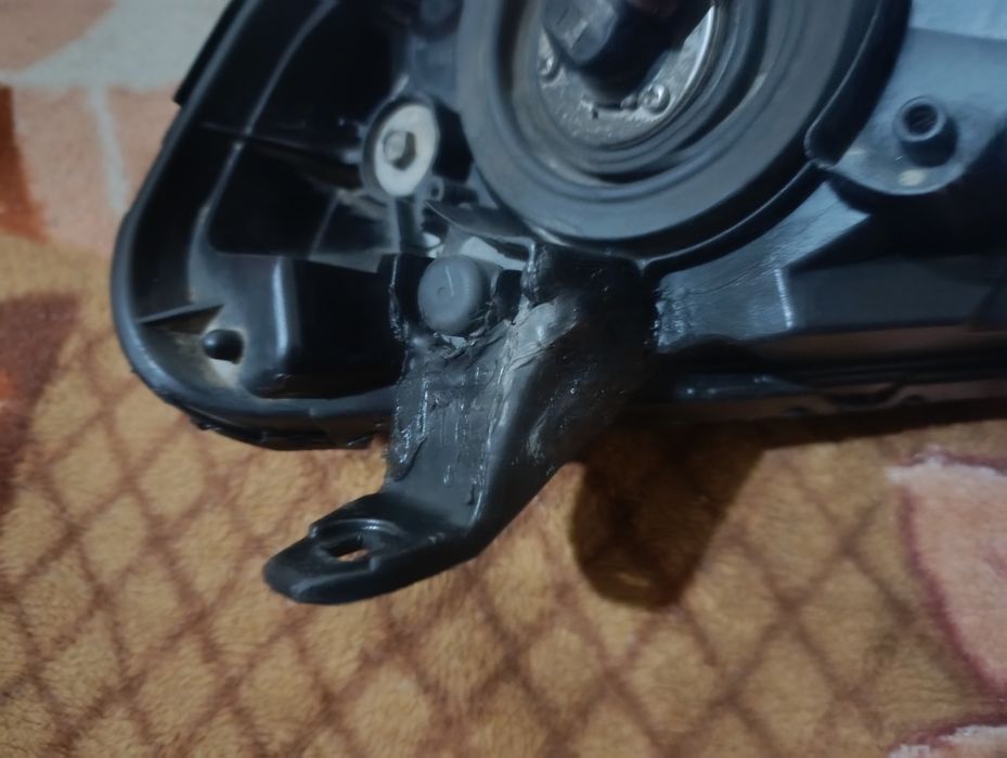 Фара на Мицубиси лансер х