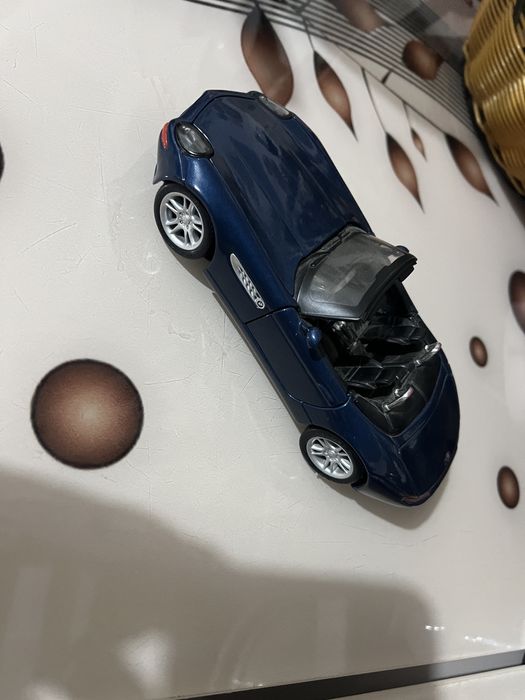 Vand macheta BMW Z8 stare buna