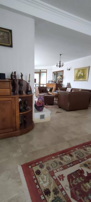 Продажба на луксозна къща над дворец Евксиноград