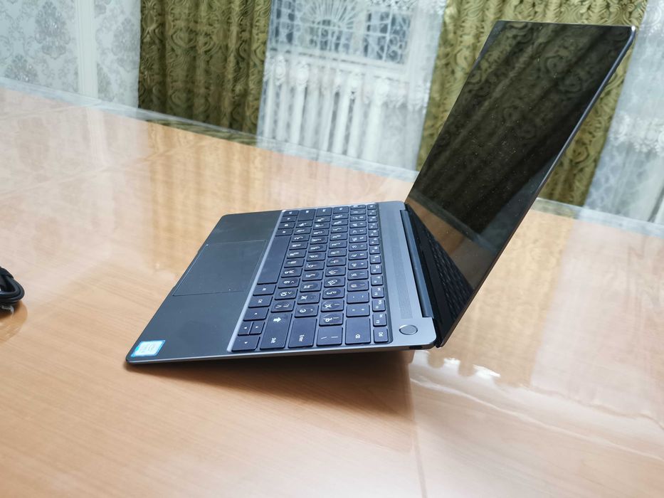 Huawei Matebook X   i5-7200/4GB/256