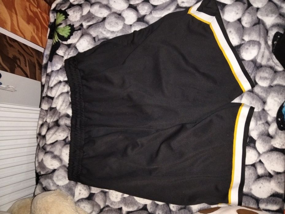 Pantaloni scurți Bershka mărimea L