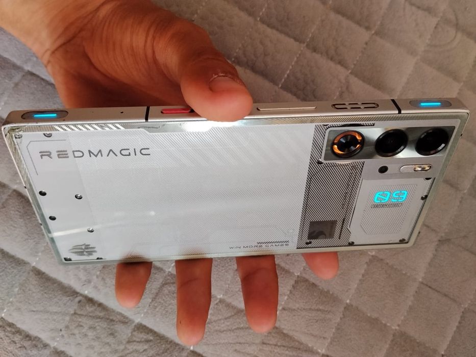 Red magic 9 pro.