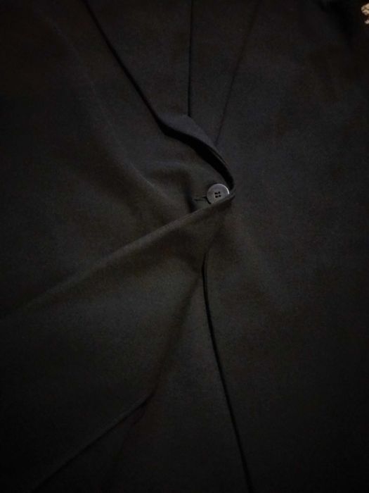 Vand vesta lunga dama, neagra (COS),  cu rever, eleganta si calduroasa