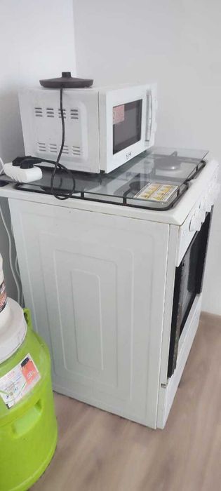 срочно продам б/у газовую плиту