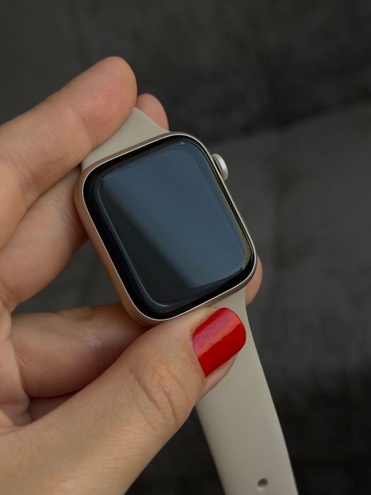 Apple Watch Series 7 45mm Starlight GPS + 4 ремешка