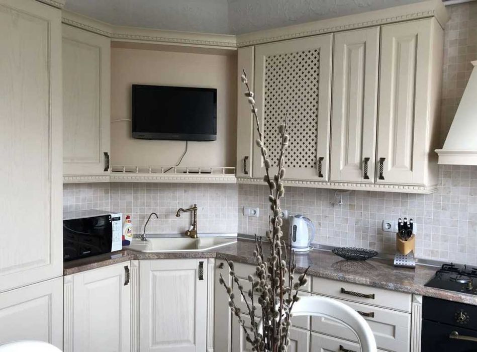 Дава се под наем Двустаен апартамент в Пловдив, Център - 46 кв.м за 137.7 € - Снимка #1