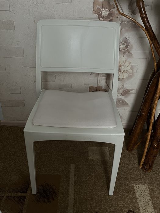 Стулья, разные сидушки