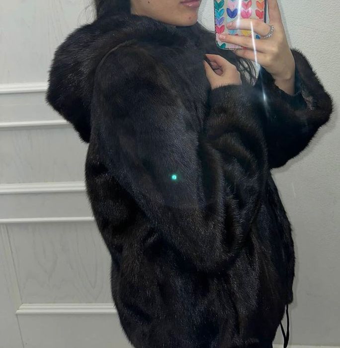 Продам шубу норковую