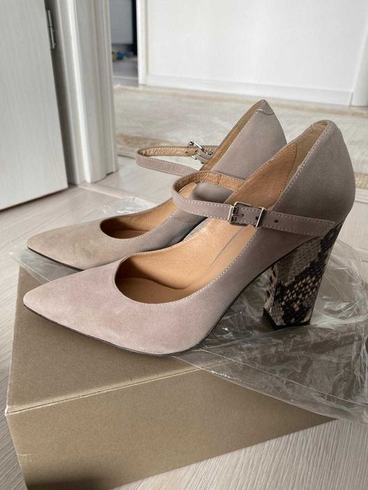 Pantofi cu toc Bata - piele integral