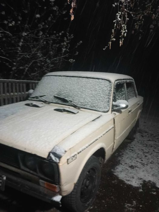 Машина ваз  2106