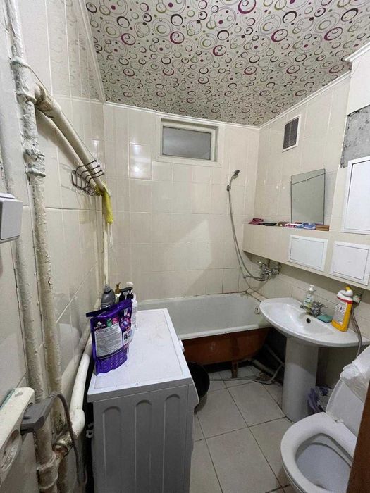 Продам 1 ком 9,500мил Караван не угол