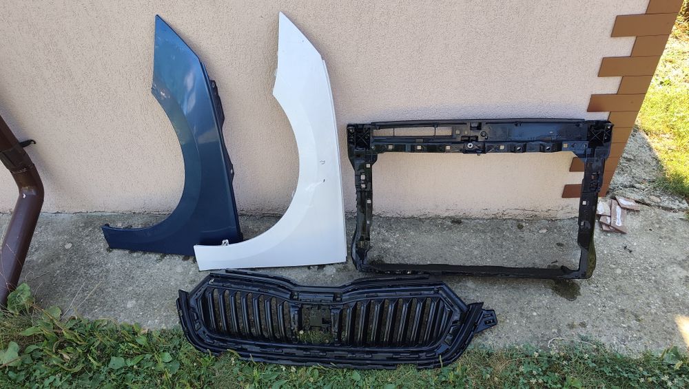 Trager aripa grila bara Skoda Octavia 4