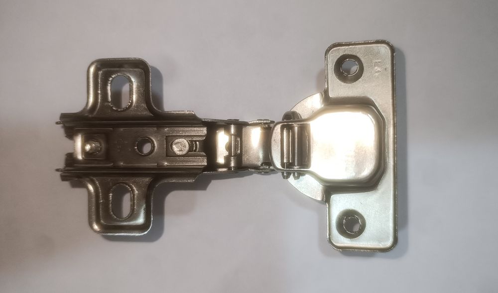 Мебельная фурнитура