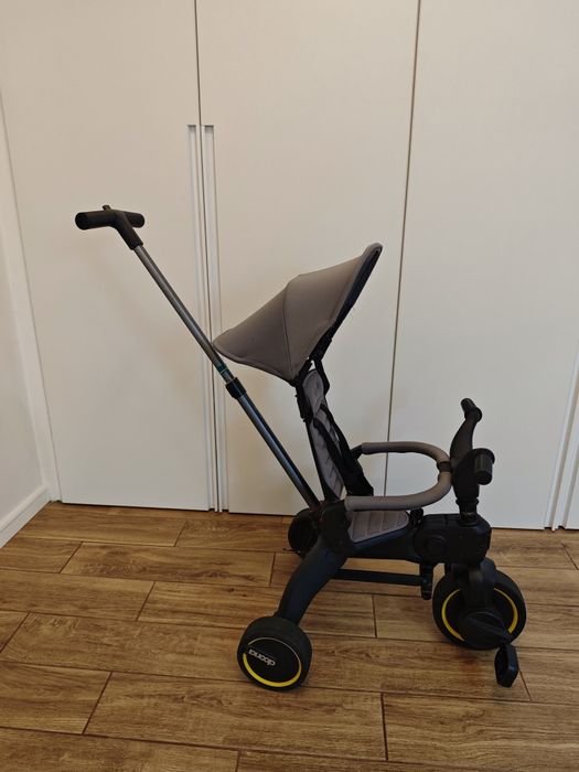 Tricicleta Doona gri/negru.