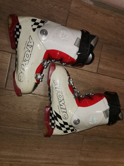 ски обувки ATOMIC