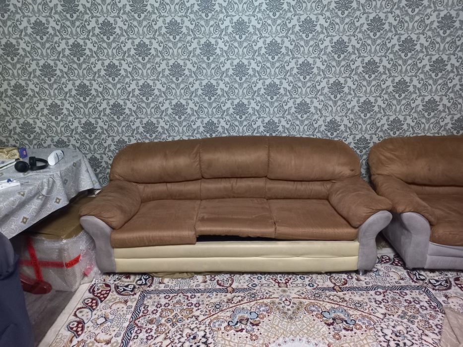 Мягкий диван для гостинной