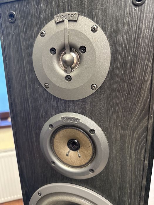 Boxe Magnat 3 way bass reflex 200W