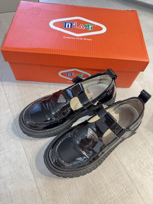 Продам школьные туфли для девочки Tiflani