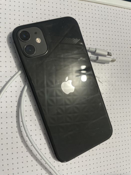 iPhone 11 64gb акб90%