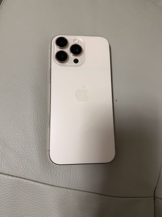 Iphone 16 pro max.