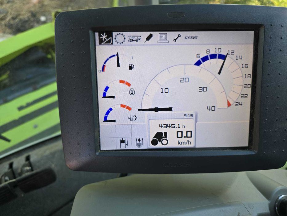 Vand combina Claas Montana 630 , 4*4 , cu heder 6 m paioase