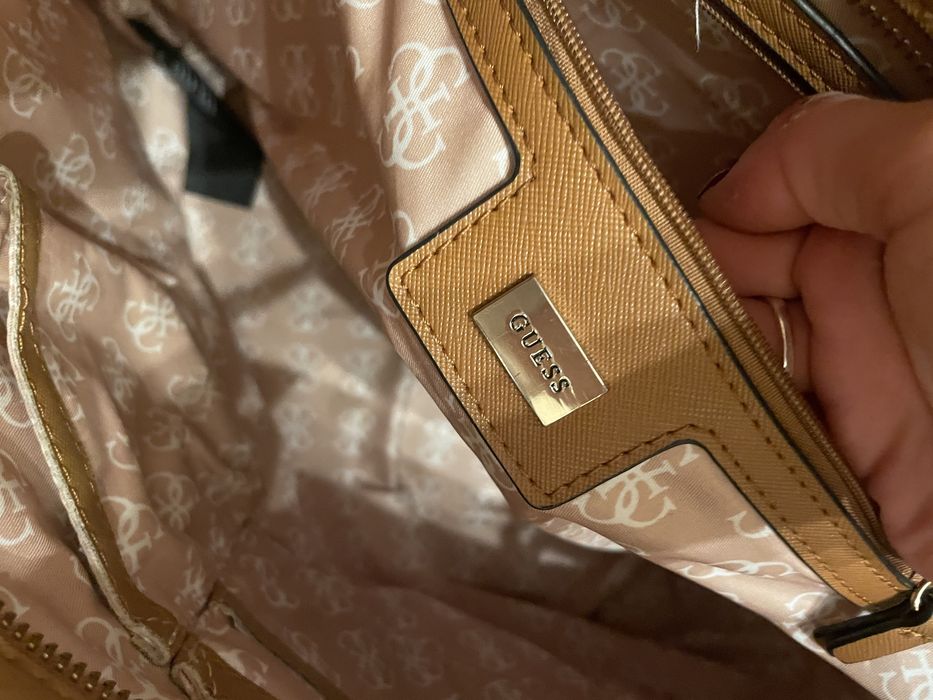 Чанта Guess