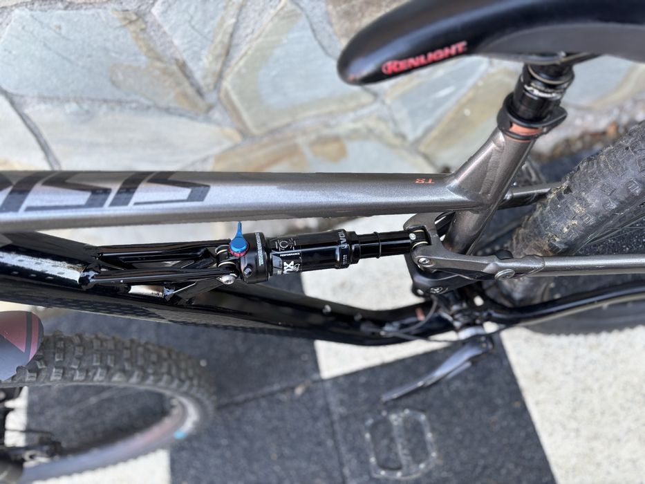 Bicicleta Polygon Siskiu T8 Charcoal Black 29