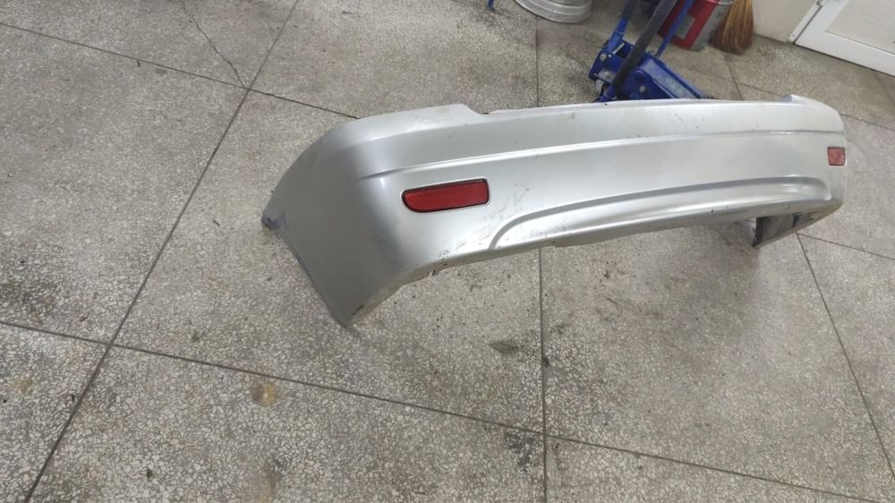 Продам зажний бампер Priora