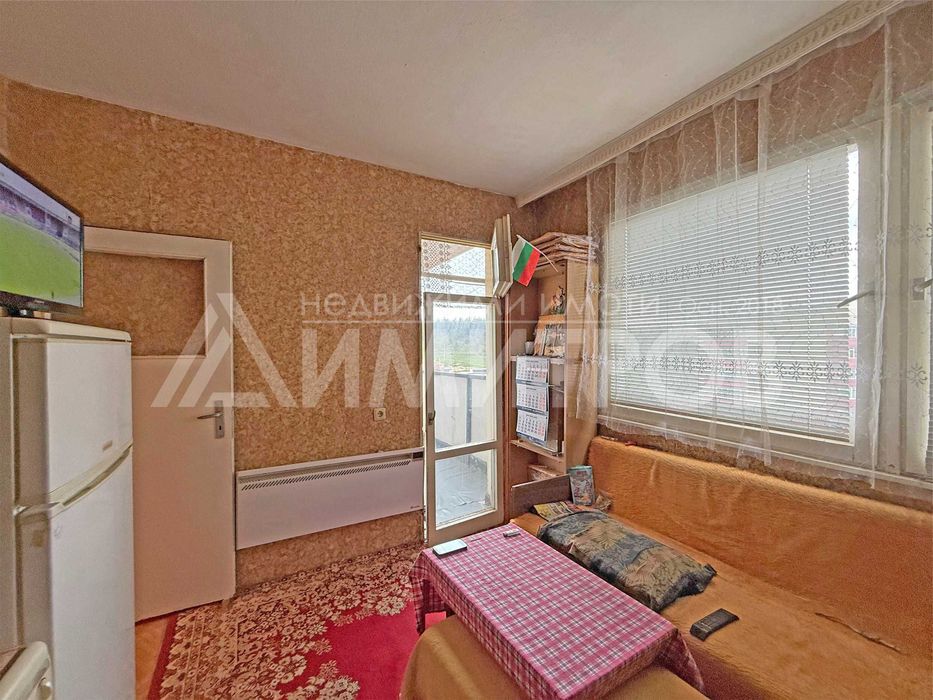 Продава апартамент тип гарсониера 42 кв.м. в гр. Нови пазар, кв. Възраждане