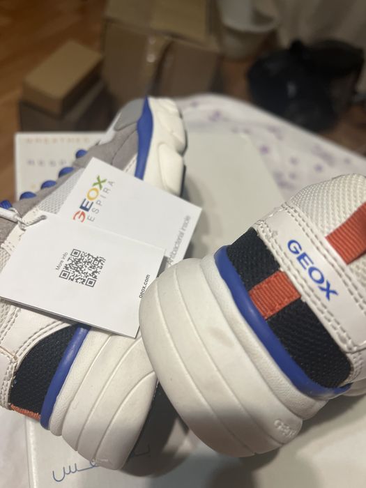 Кроссовки детские