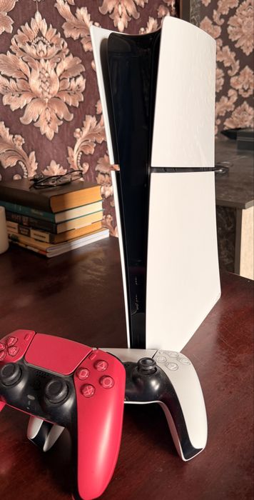 PlayStation 5 Slim с играми и 2 джостика СРОЧНО