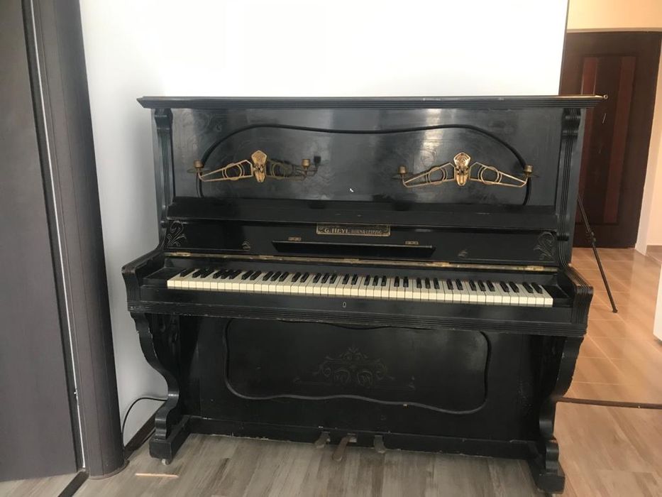 Transport pianine și piane