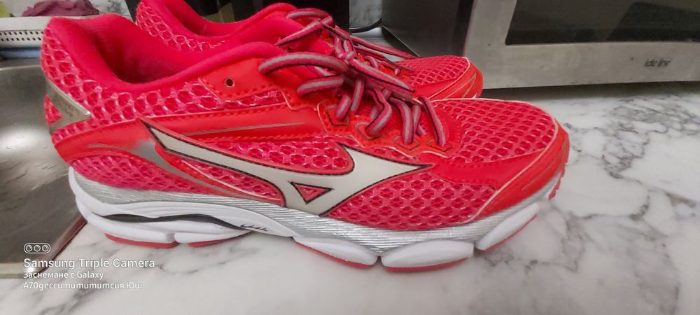 Маратонки MIZUNO WAVE 38 номер