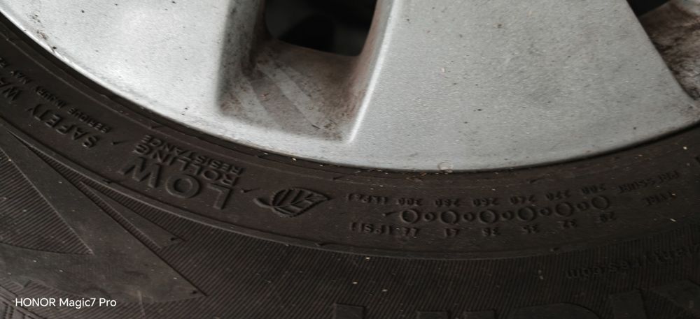 Vând jante r16 cu anvelope Nokia iarnă