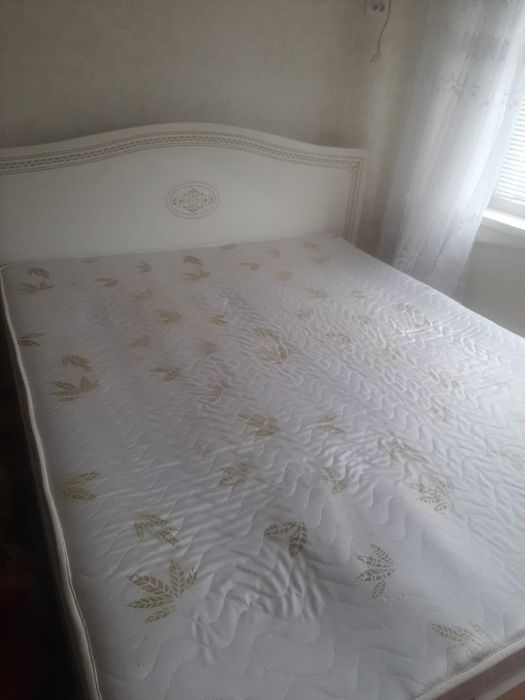 Двухспальный кровать