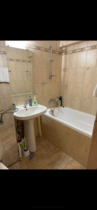 Ofer spre inchiriere apartament cu 3 camere Dimitrie Cantemir