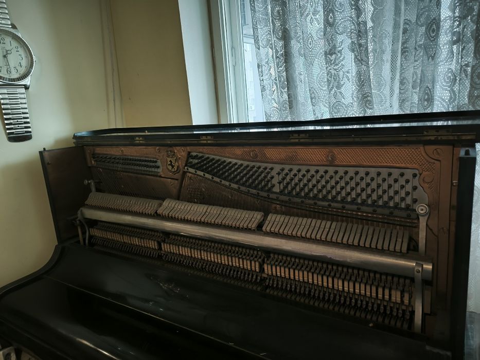Pianină functionala vintage G. & E. Kanhäuser/N. Mischoniky