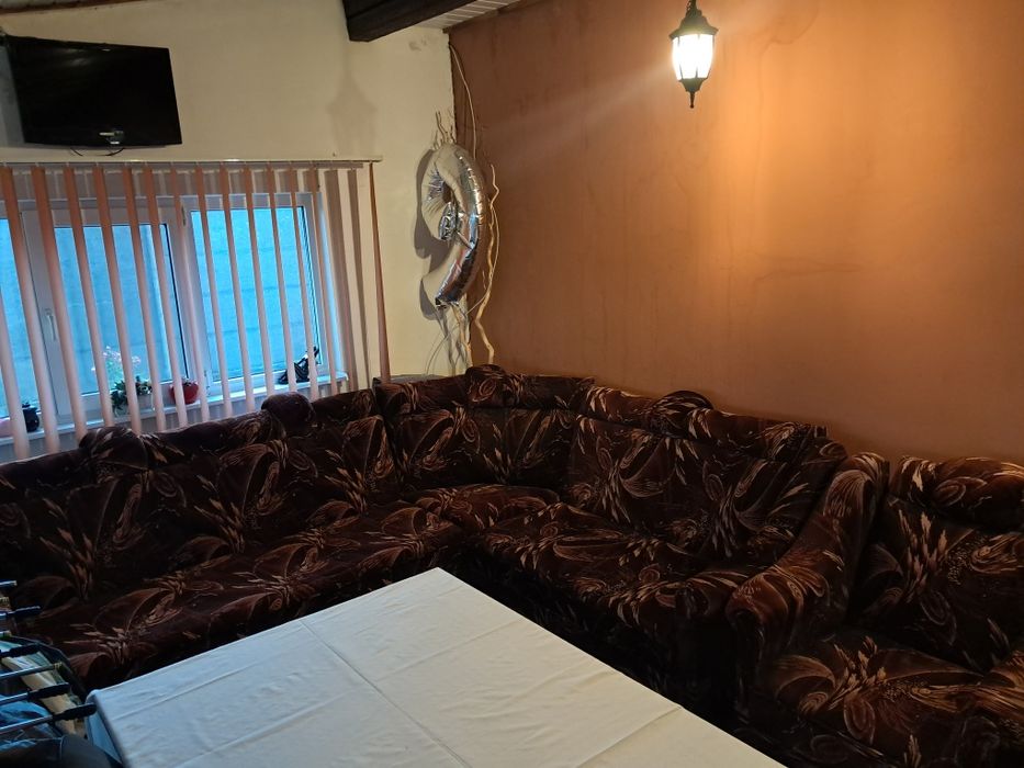 Coltar stofă și fotoliu