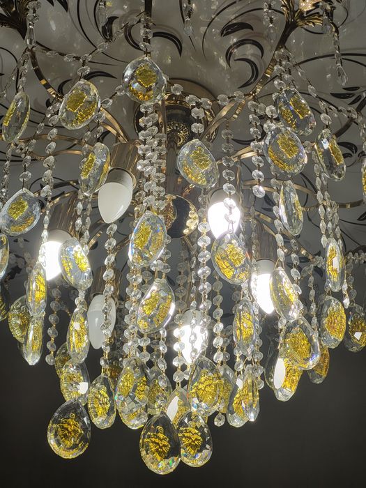 Продам люстру б/У