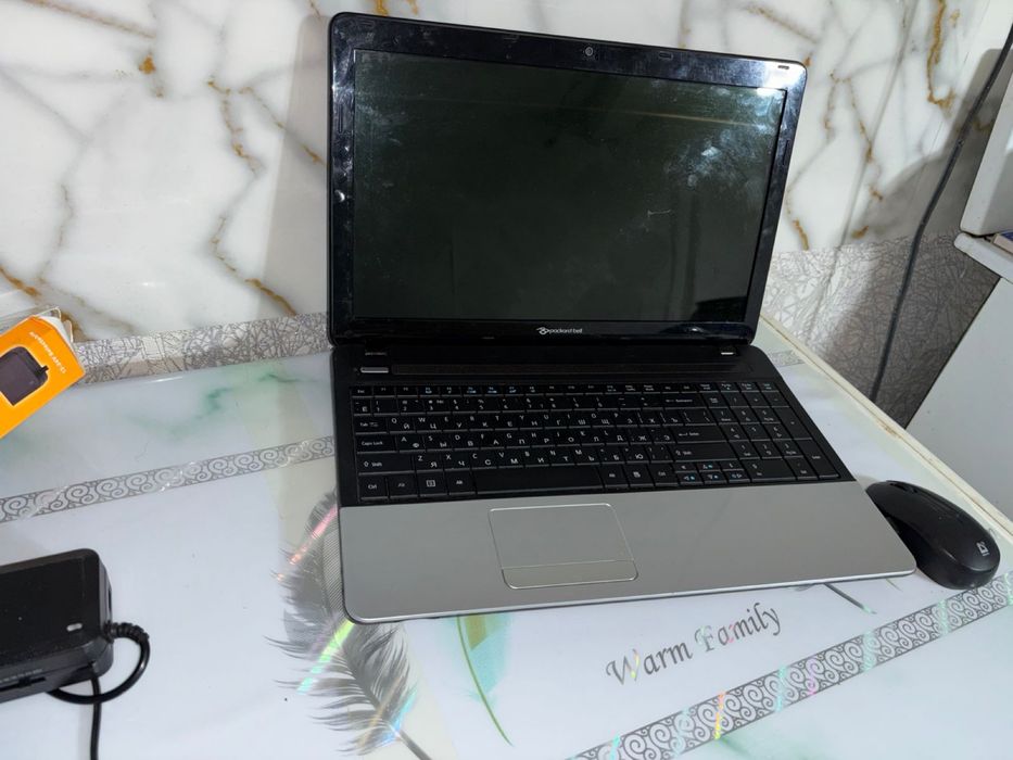 Ноутбук продаю.