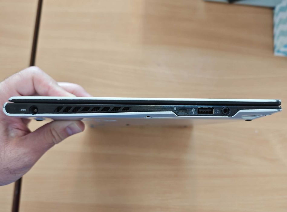 Ultrabook Fujitsu Lifebook U772, i7-3687U, 8GB RAM, SSD 500GB, Win 11 Pro