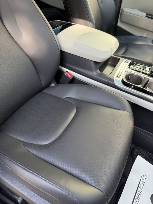 Kia Carnival Luxe 2023/25 Почти новый