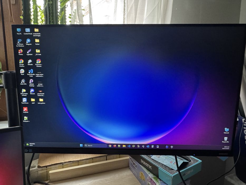 Monitor Samsung 27” cu suport birou