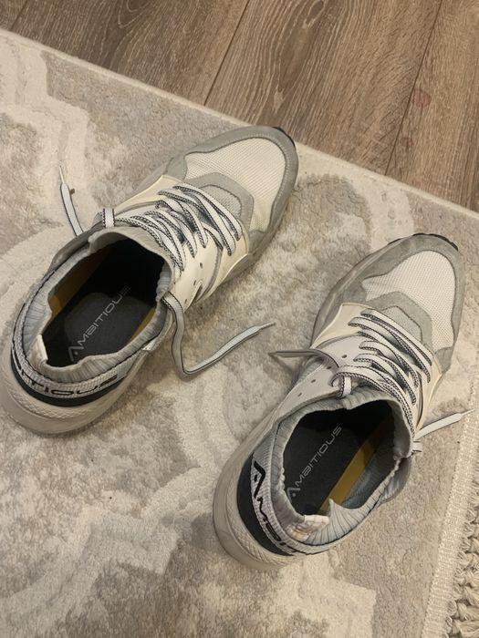 Кроссовки итальянские