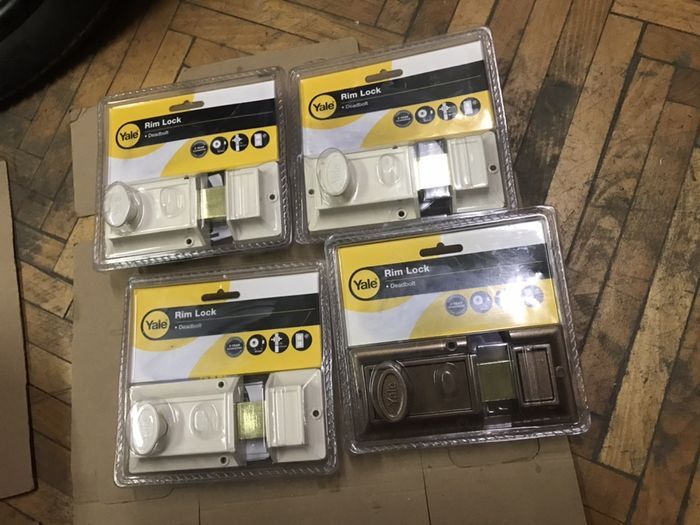 Yala Aplicata cu 3 chei si butuc cu 5 pini Urbis Yale Noi